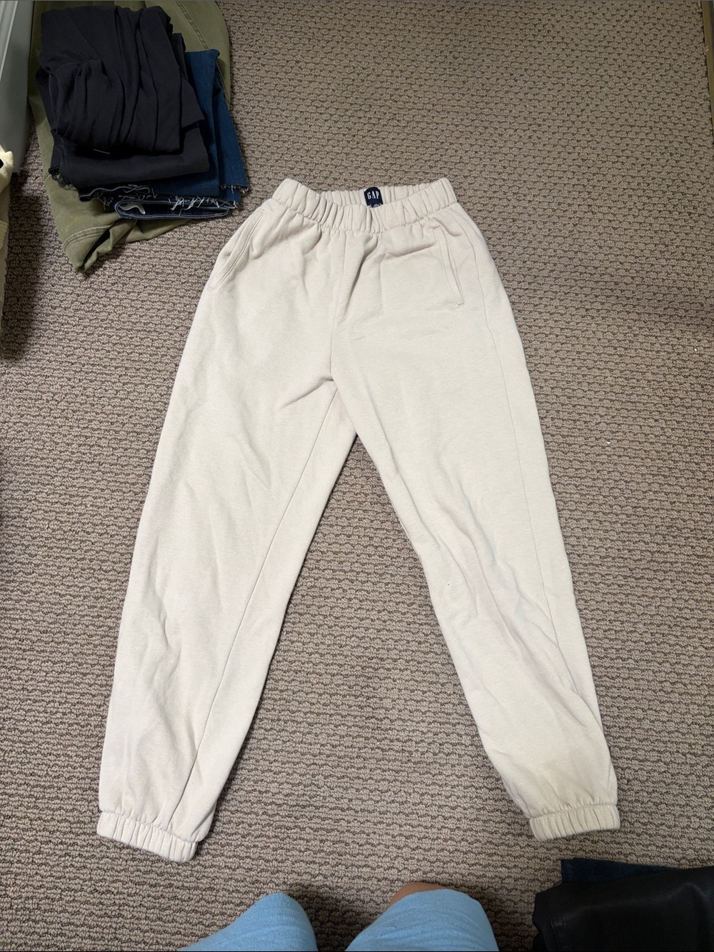 GAP Cream Elastic-Waist Joggers